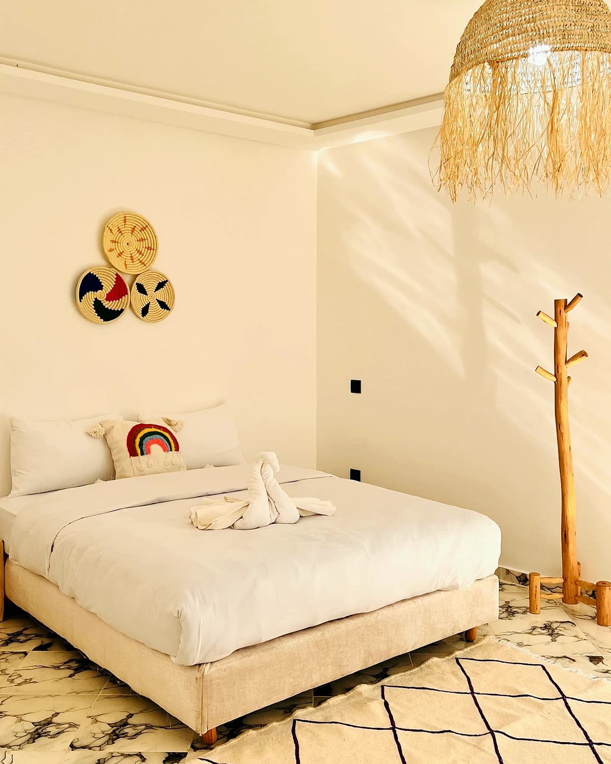 Private Triple Suite, White Pearl