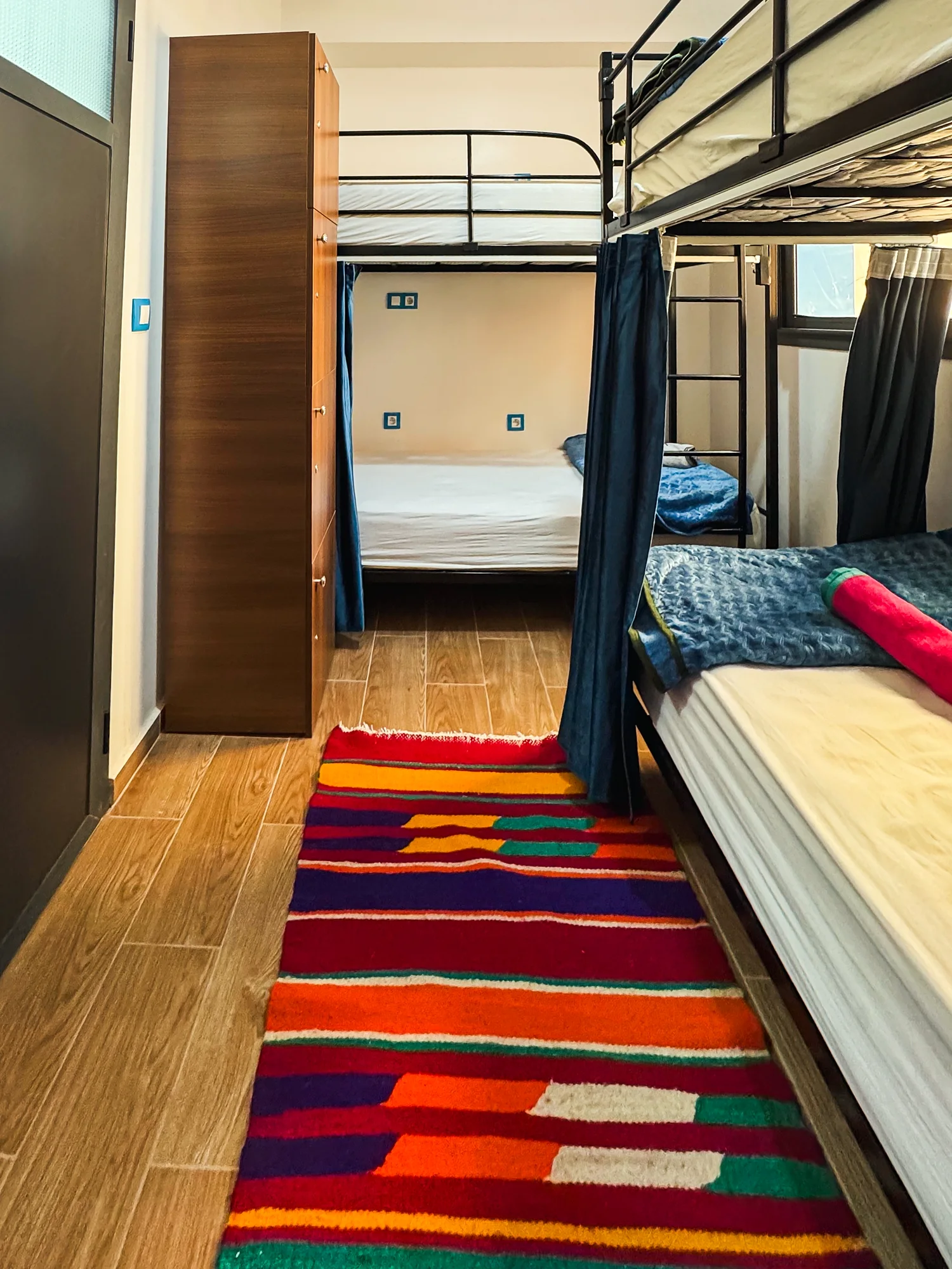 Male four-bed surf dorm at Blue Pearl, photo 2
